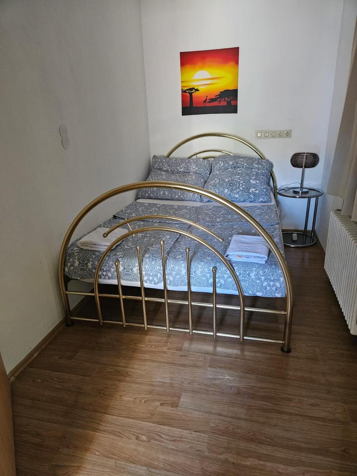 Apartment Gemuetliche Gaeste Fuer Ruhige Naechte. Zentral