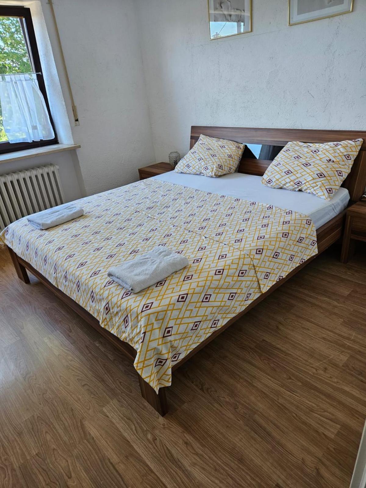 Gemuetliche Gaeste Fuer Ruhige Naechte. Zentral Apartment Ichenhausen